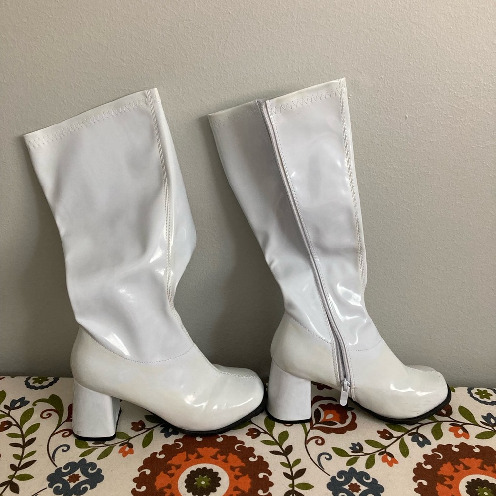 White GOGO Boots, Size 9, Brand: FUN